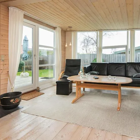 Holiday Juelsminde L Holiday home *
